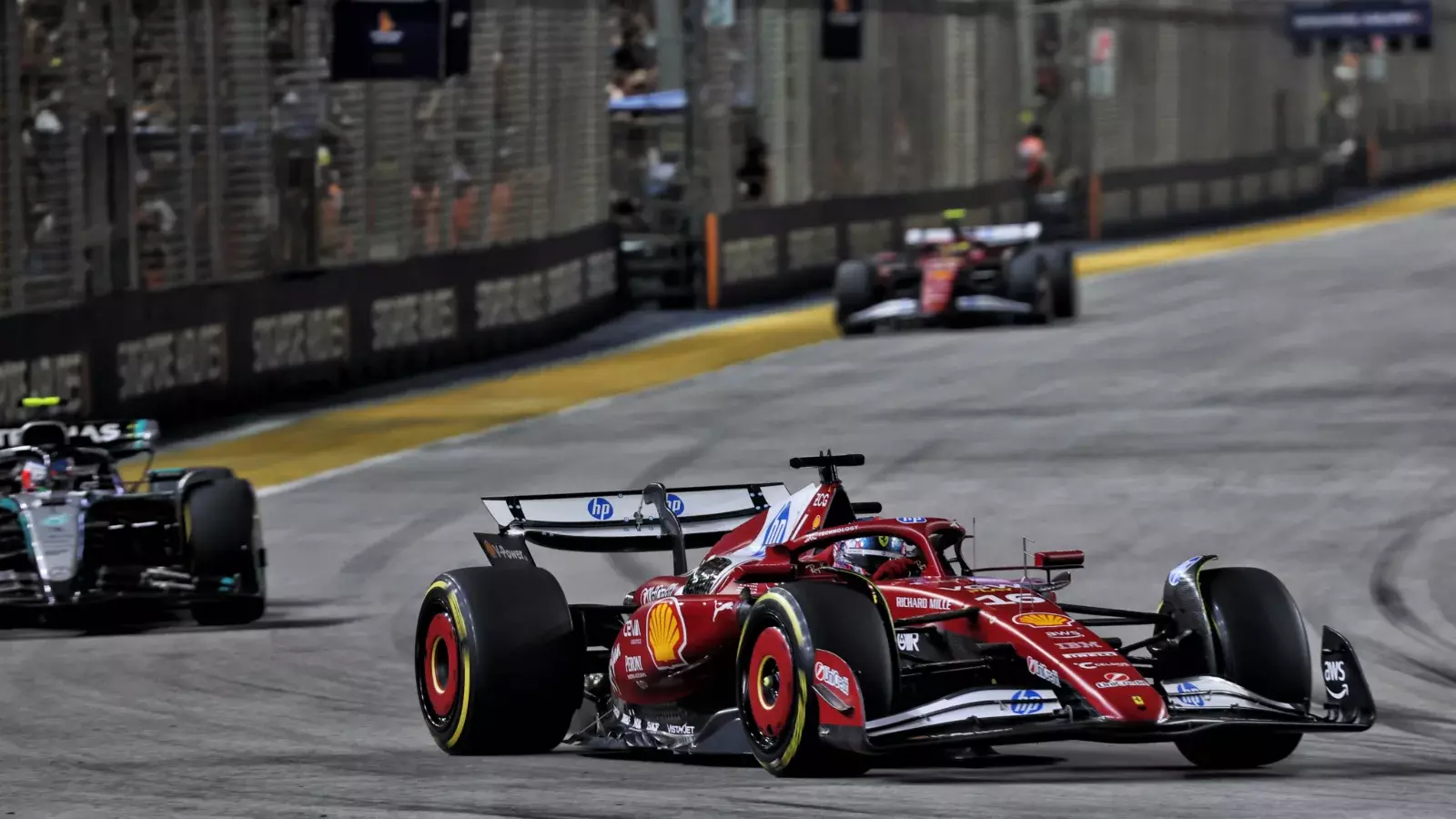 Ferrari: erreur des simulations de freinage à Singapour et pénalité de cinq secondes pour Hamilton — analyse - Article F1 sur PitStopInsight