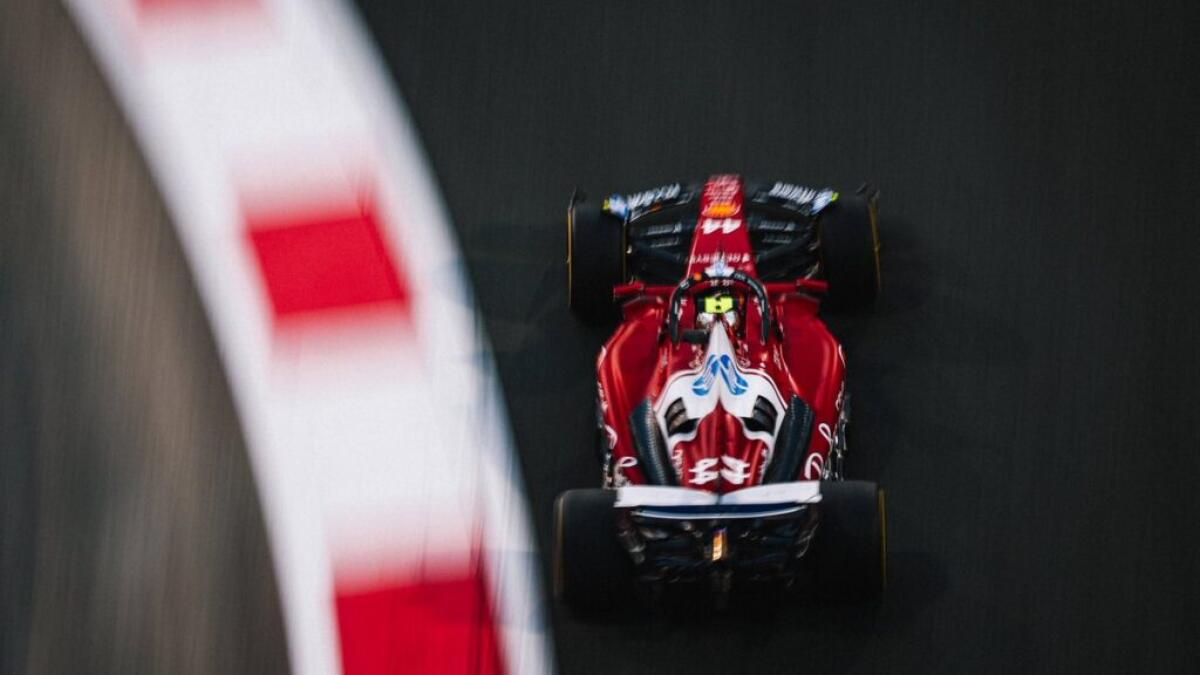 La Ferrari SF-25 en Abu Dhabi: les difficultés s'accentuent en Q1 - Article F1 sur PitStopInsight