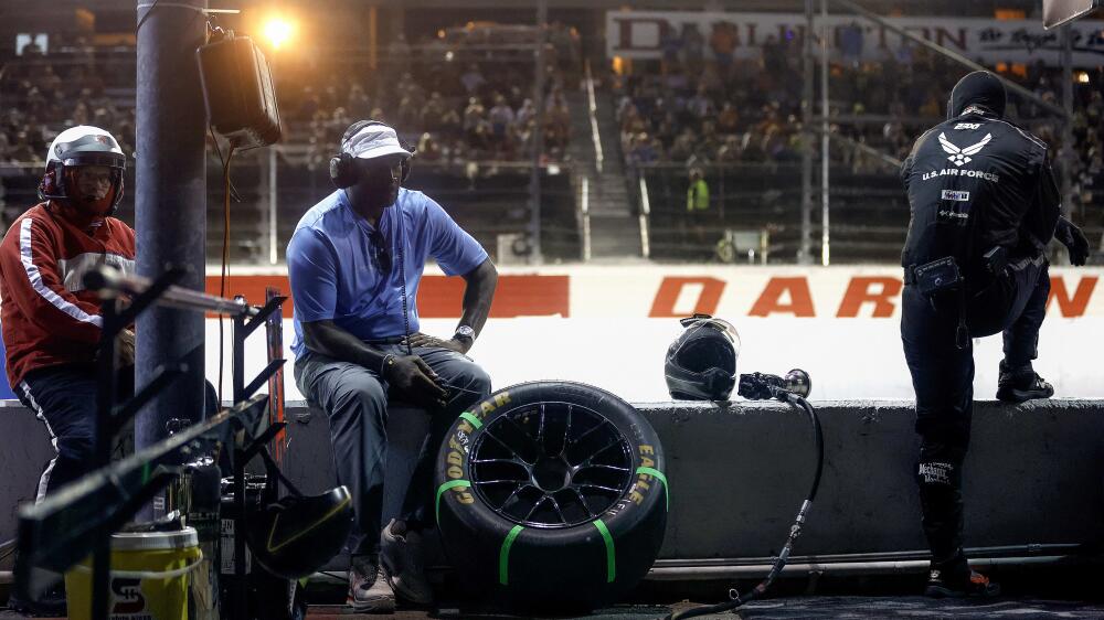 Pourquoi Front Row Motorsports n’a pas signé l’accord Charter NASCAR 2025 - Article NASCAR sur PitStopInsight