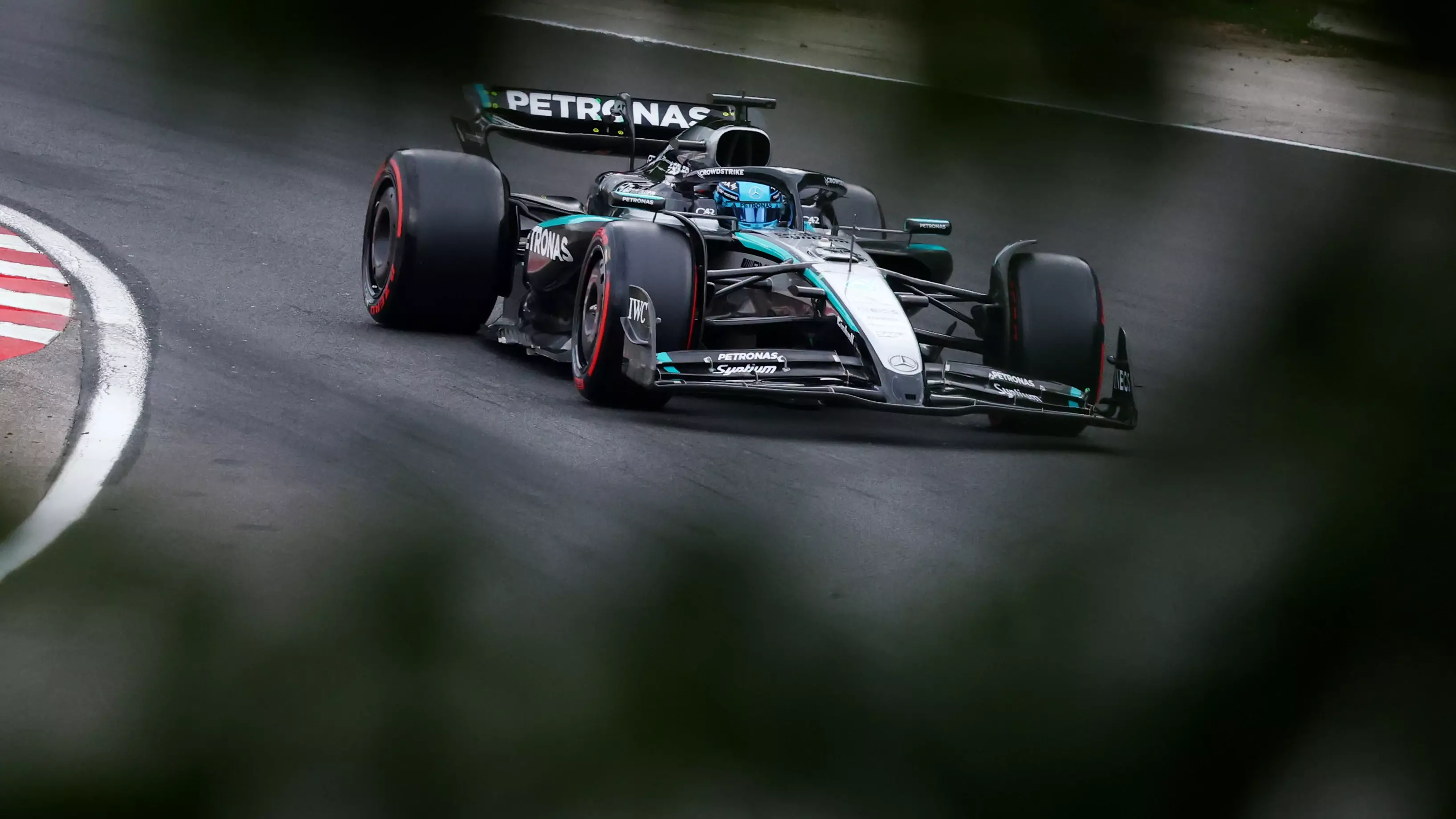 GP Hongrie F1 qualification : Russell, une performance prometteuse malgré des conditions difficiles - Article F1 sur PitStopInsight