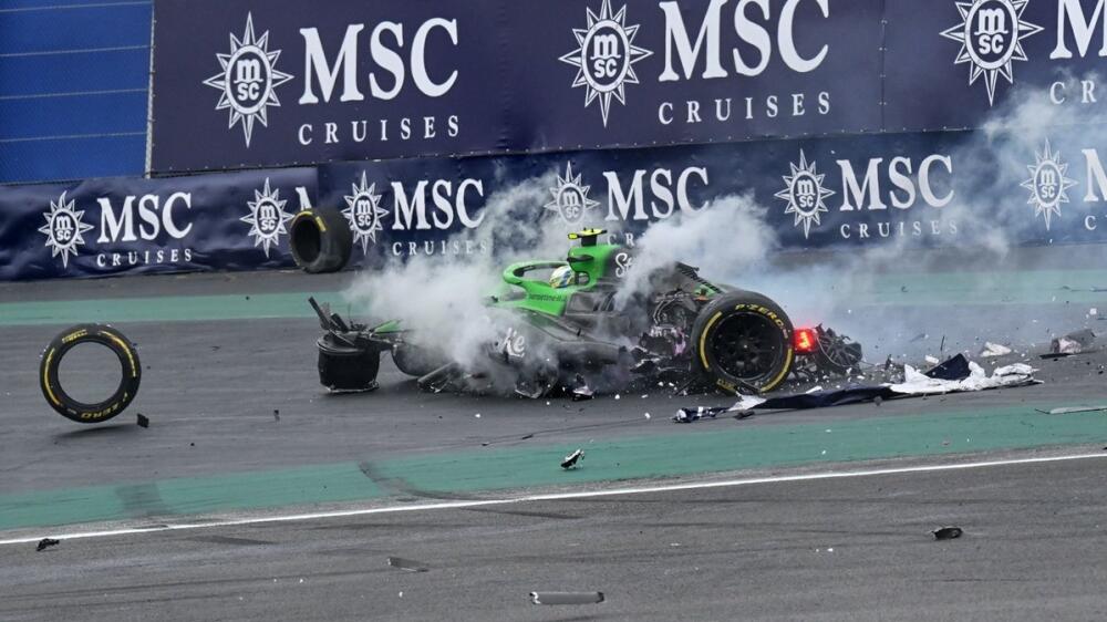 Collision entre Hadjar et Lawson au Grand Prix du Brésil 2025 à Interlagos - Article F1 sur PitStopInsight