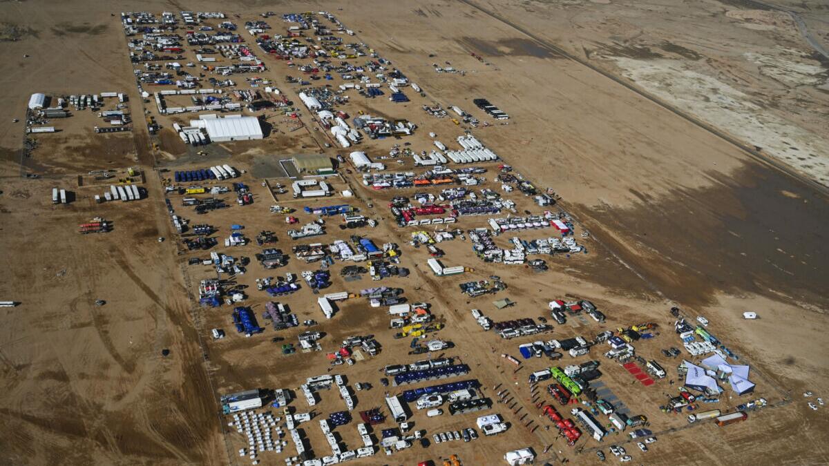 Guillaume De Mévius et Mathieu Baumel enfin au bivouac après une journée de galères - Article RallyeRaid sur PitStopInsight