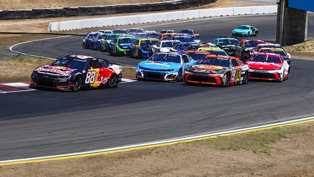 Histoire Red Bull en NASCAR : Retour sur les Victoires et la Présence de la Marque - Article NASCAR sur PitStopInsight