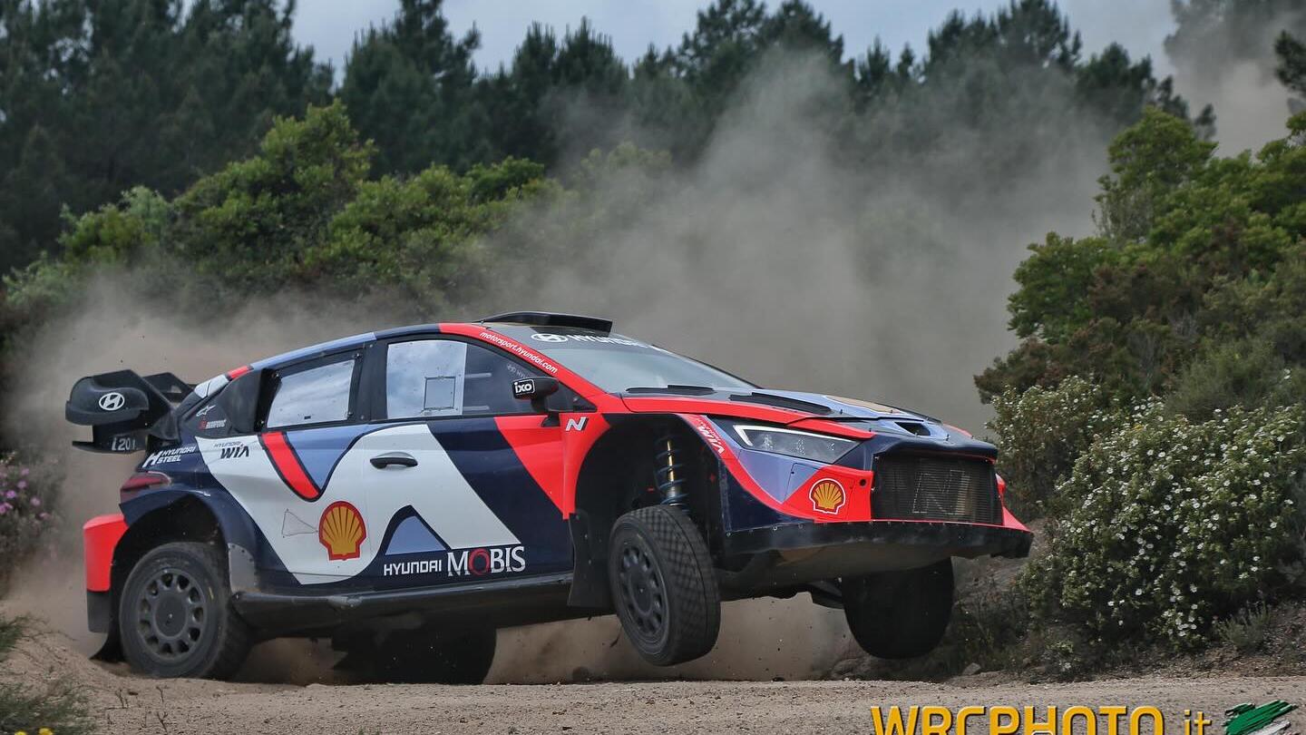 Hyundai WRC 2025 Neuville potentiel tests promettent des progrès - Article WRC sur PitStopInsight