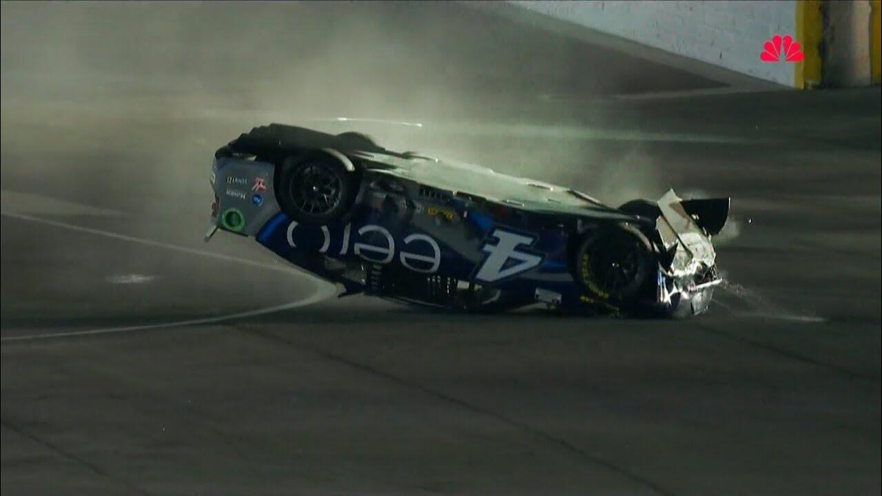 Josh Berry aux prises avec les playoffs NASCAR après un crash à WWT Raceway - Article NASCAR sur PitStopInsight