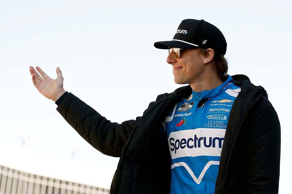 L'audace de Carson Hocevar en pleine lumière lors de la course NASCAR d'Atlanta - Article NASCAR sur PitStopInsight