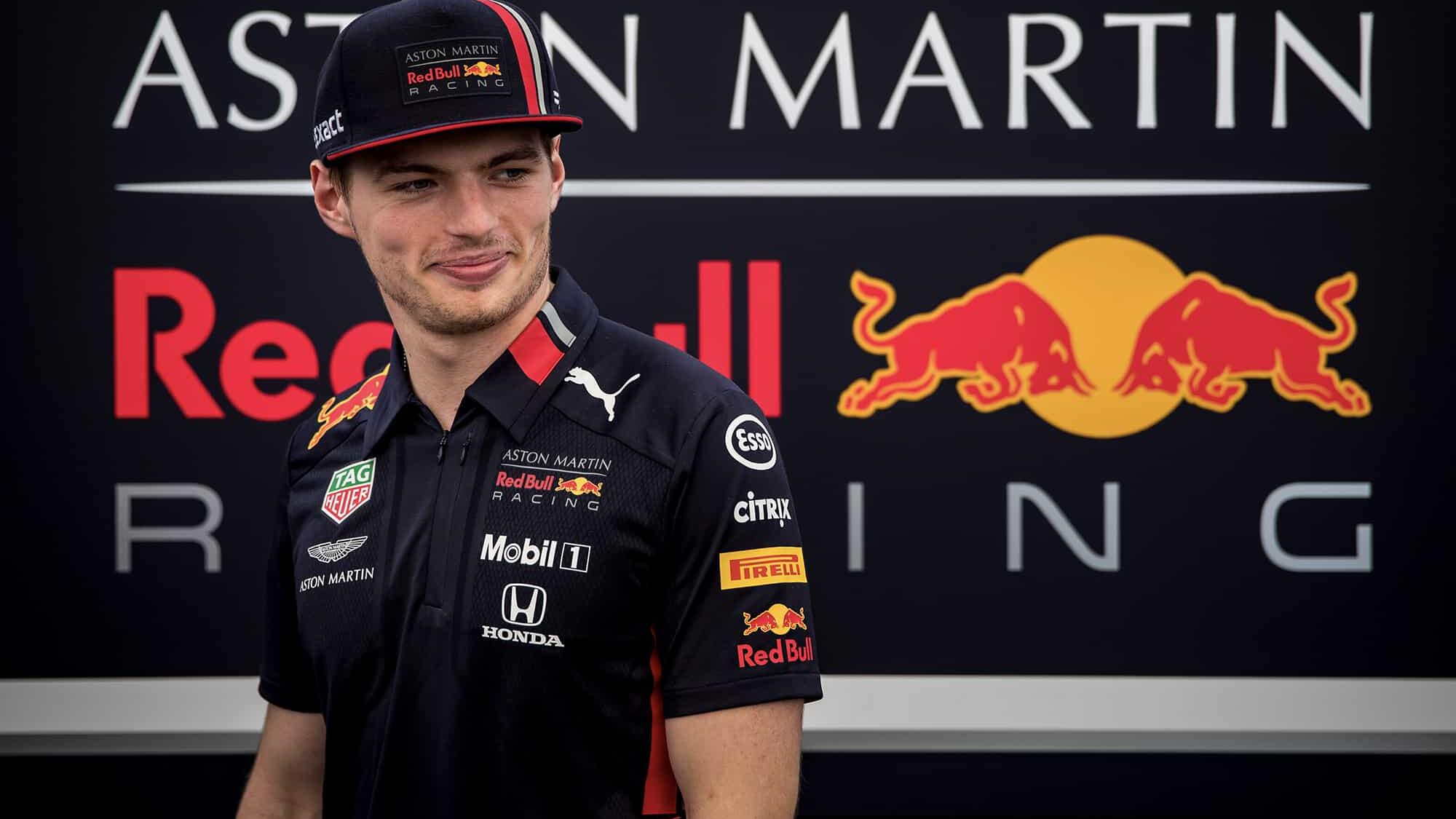 Max Verstappen prolonge chez Red Bull jusqu'en 2026 : Stratégie gagnante ? - Article F1 sur PitStopInsight