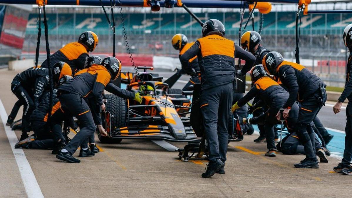 McLaren domination du championnat des constructeurs F1 2025-2026: règles, analyse et perspectives - Article F1 sur PitStopInsight