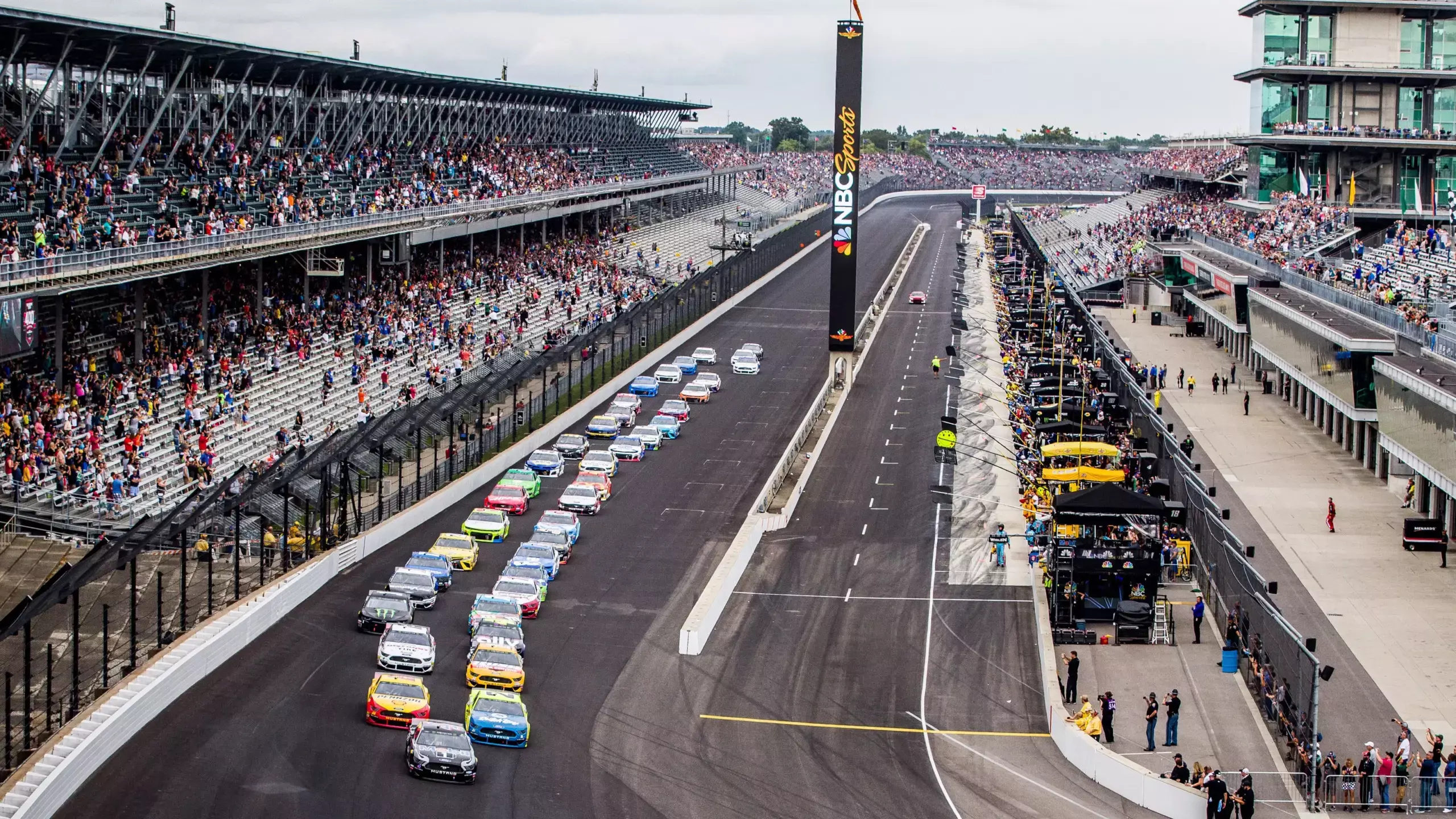 NASCAR Brickyard 400 : La météo chamboule le programme ! - Article NASCAR sur PitStopInsight