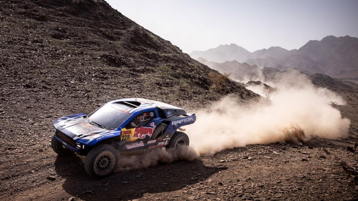 Nani Roma prend la tête du Dakar 2026 d'un souffle - Article RallyeRaid sur PitStopInsight