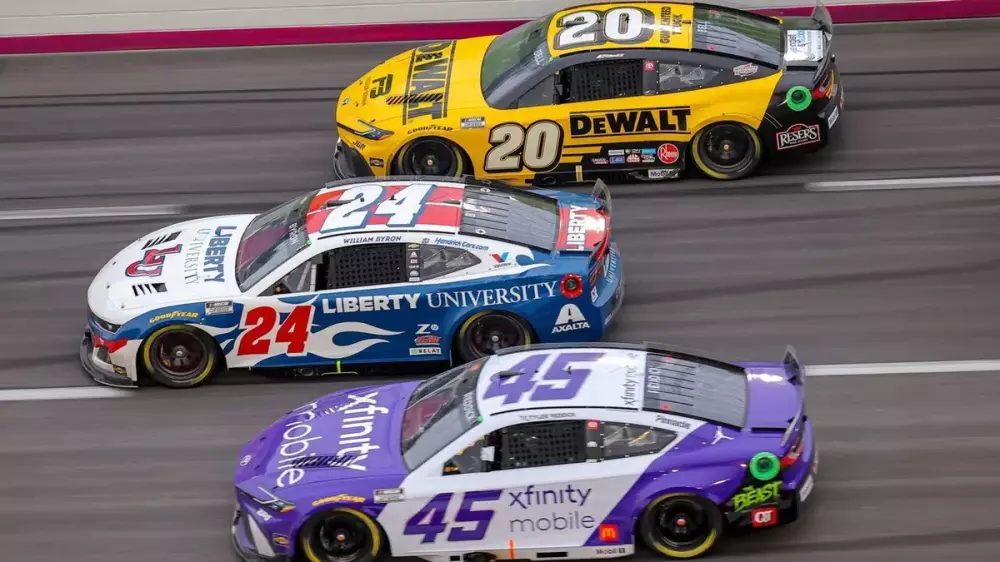 Les playoffs NASCAR Martinsville 2025 : guide complet de diffusion et horaires - Article NASCAR sur PitStopInsight