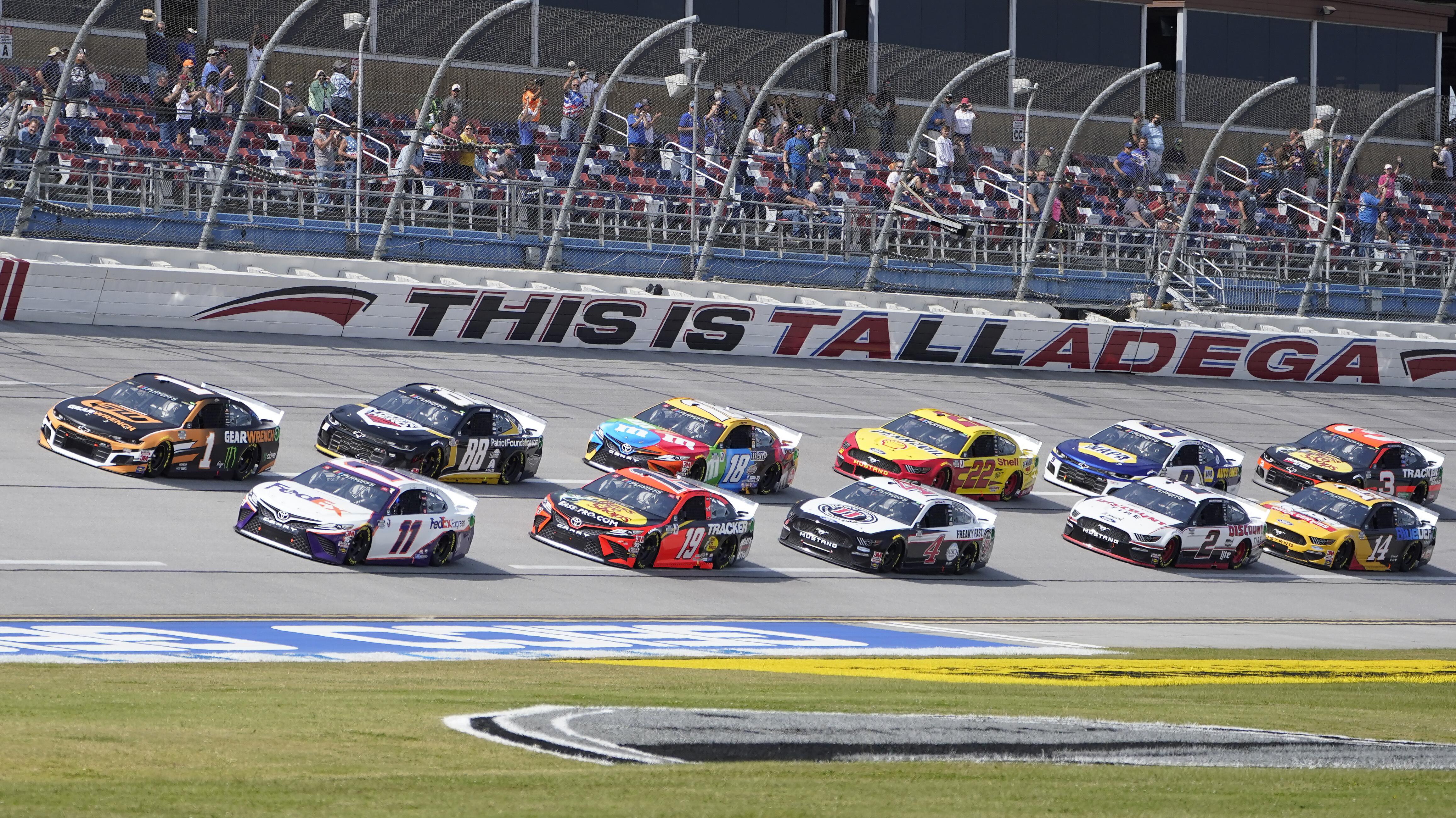 NASCAR YellaWood 500 Talladega établit le troisième record de meneurs - Article NASCAR sur PitStopInsight