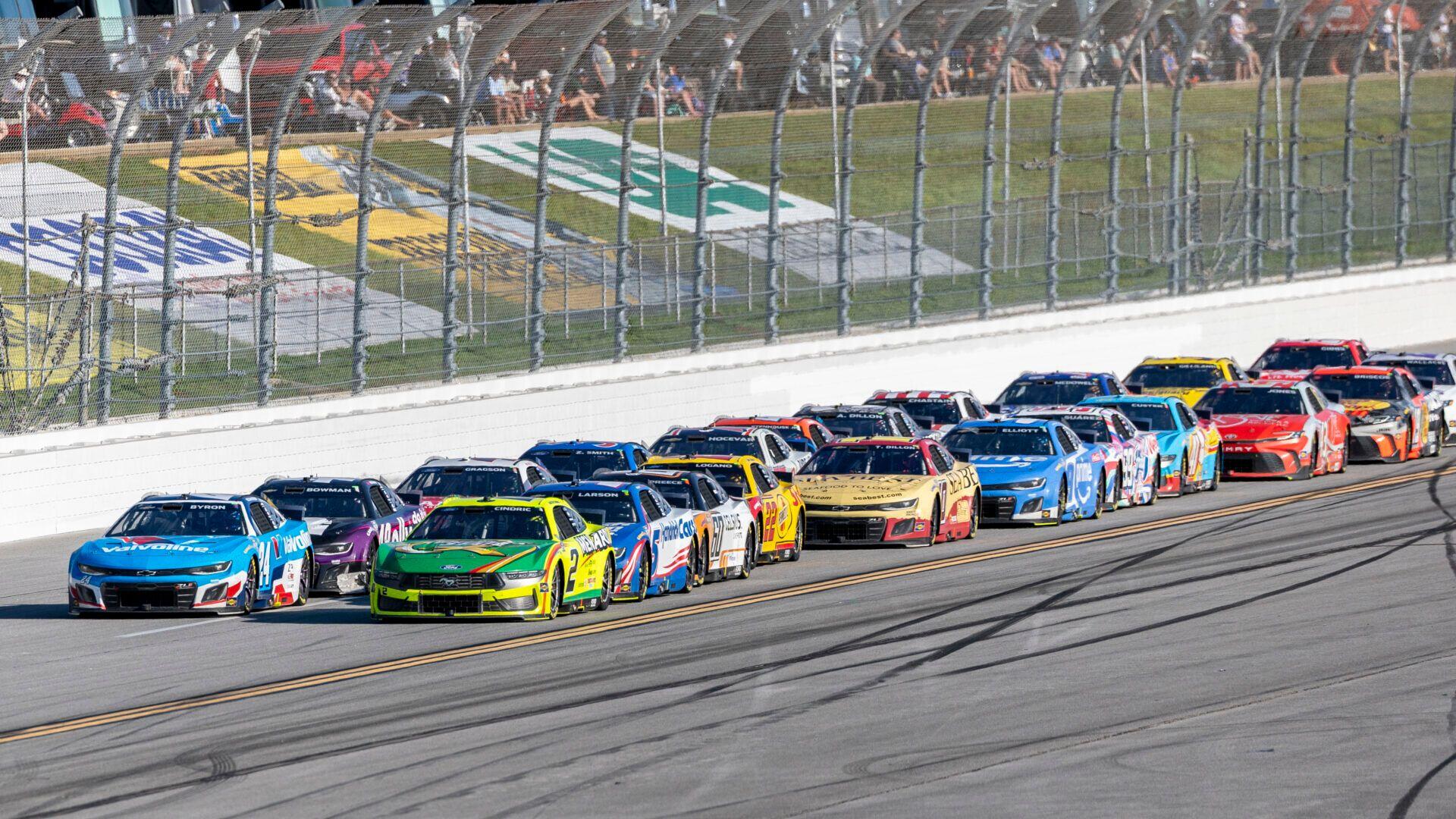 Enjeux majeurs: phase finale Talladega 2025 NASCAR Cup Series - Article NASCAR sur PitStopInsight