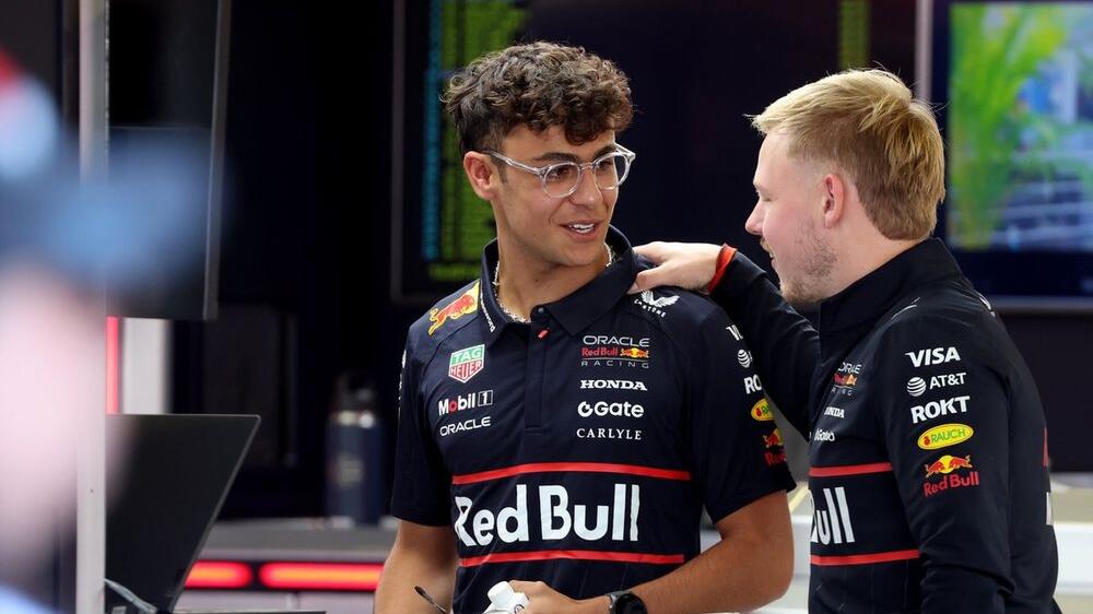 Arvid Lindblad impressionne Red Bull au FP1 : une performance remarquable parmi les rookies - Article F1 sur PitStopInsight