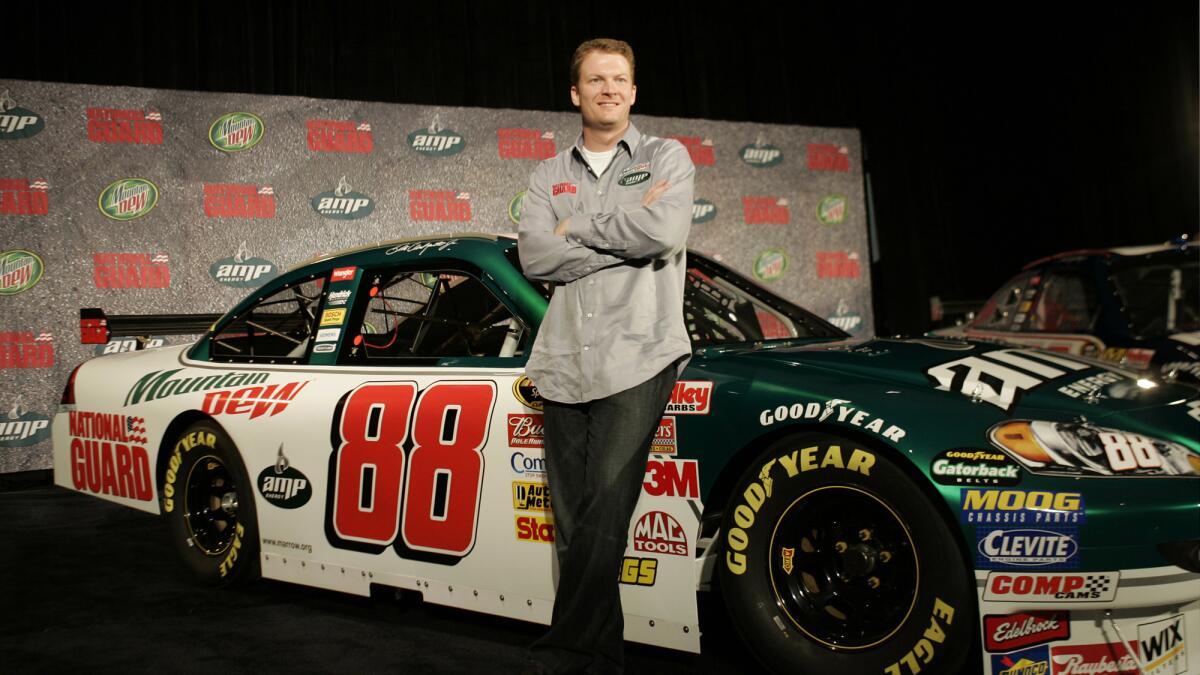 Les quatre pilotes de Hendrick Motorsports partageront la No. 88 de JR Motorsports en 2026 - Article NASCAR sur PitStopInsight