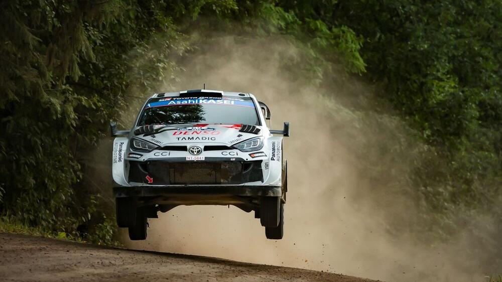 Rally Finland Kalle Rovanpera en tête malgré une crevaison, le classement - Article WRC sur PitStopInsight