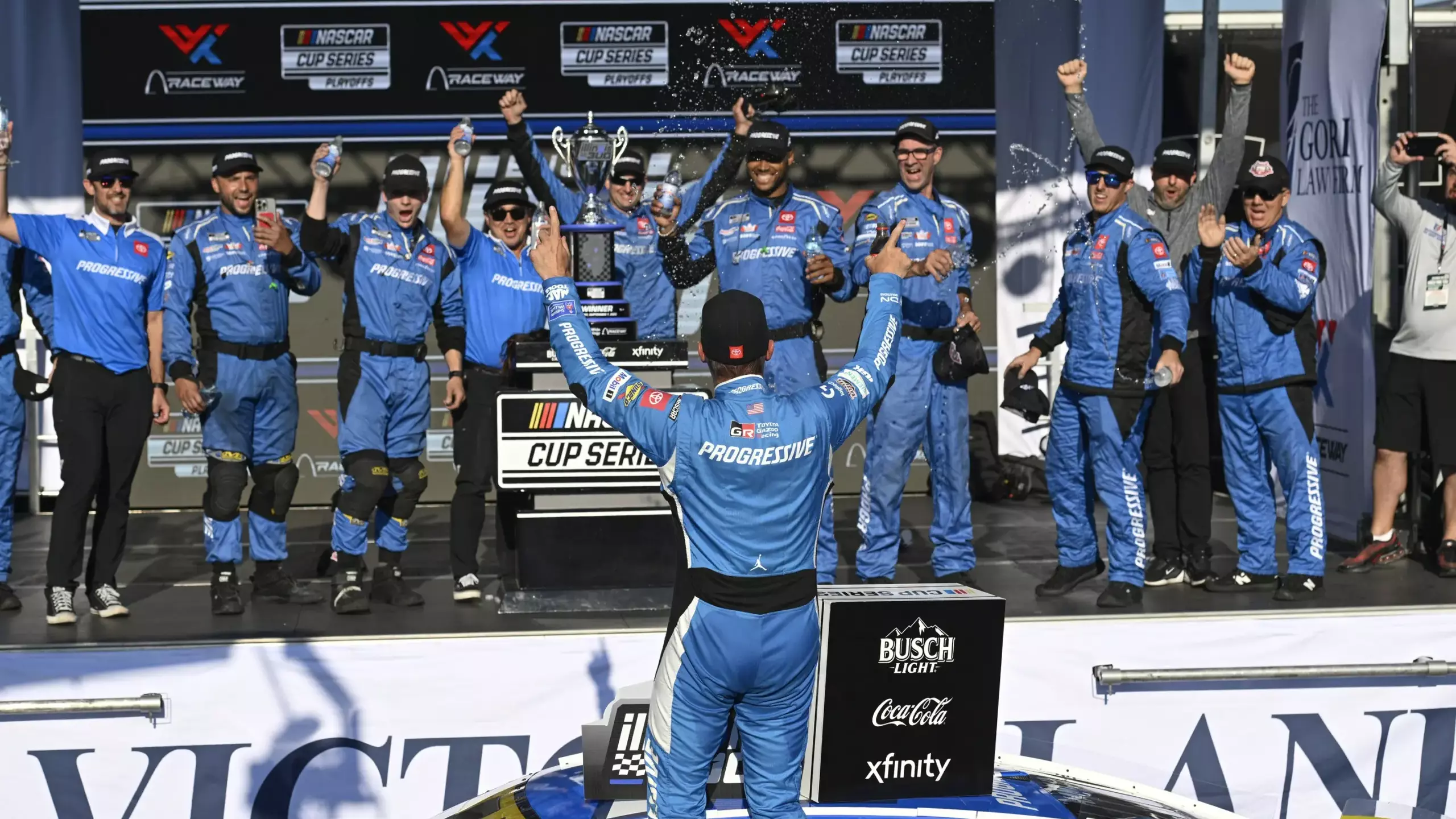 Résultats NASCAR Cup Gateway : Denny Hamlin et Toyota dominent, les playoffs se resserrent - Article NASCAR sur PitStopInsight