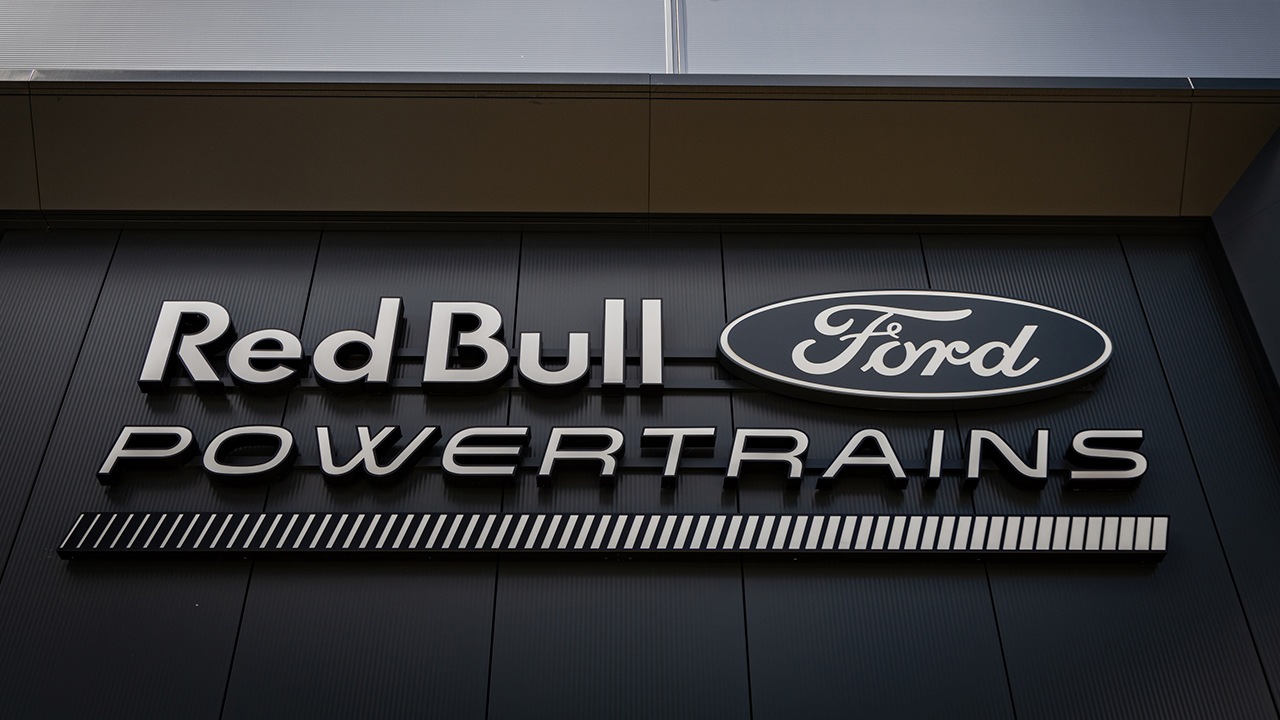 Sainz : les powertrains Red Bull Ford un cran au-dessus à Bahreïn - Article F1 sur PitStopInsight