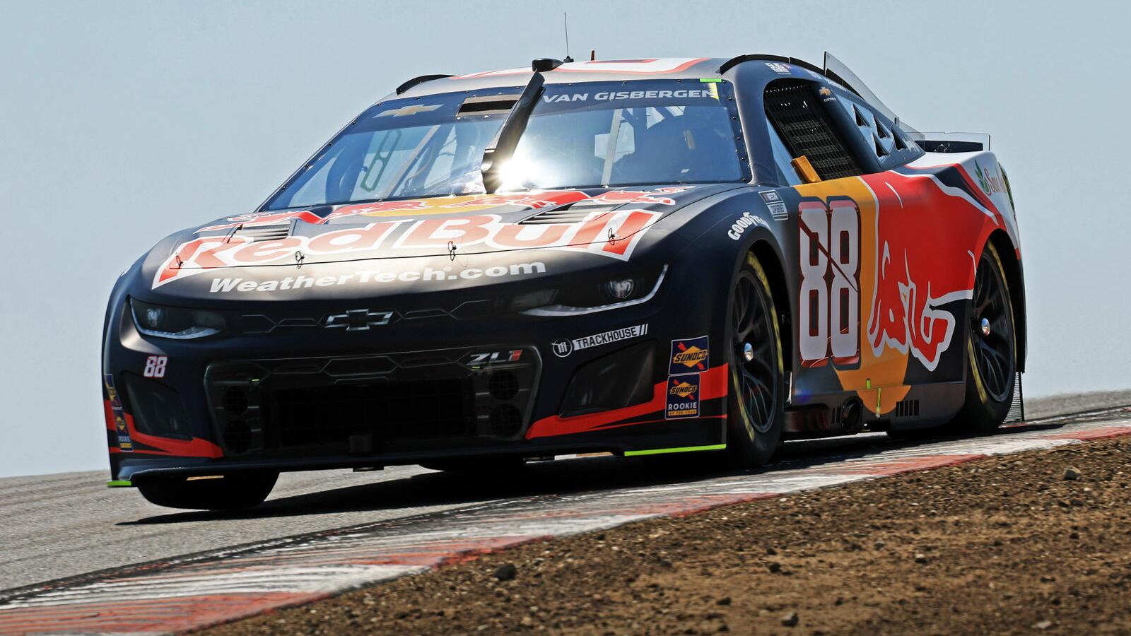Shane van Gisbergen, le rouleau compresseur de la NASCAR, vise la victoire à Sonoma après sa pole position - Article NASCAR sur PitStopInsight