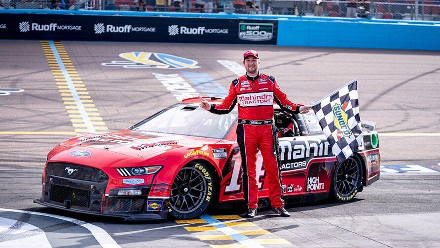 Shane van Gisbergen, le roi de Sonoma : résultats NASCAR et duel épique avec Chase Briscoe - Article NASCAR sur PitStopInsight