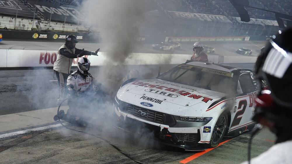 Austin Cindric incendie voiture Penske: Playoffs NASCAR Round of 12 — survie et qualification - Article NASCAR sur PitStopInsight