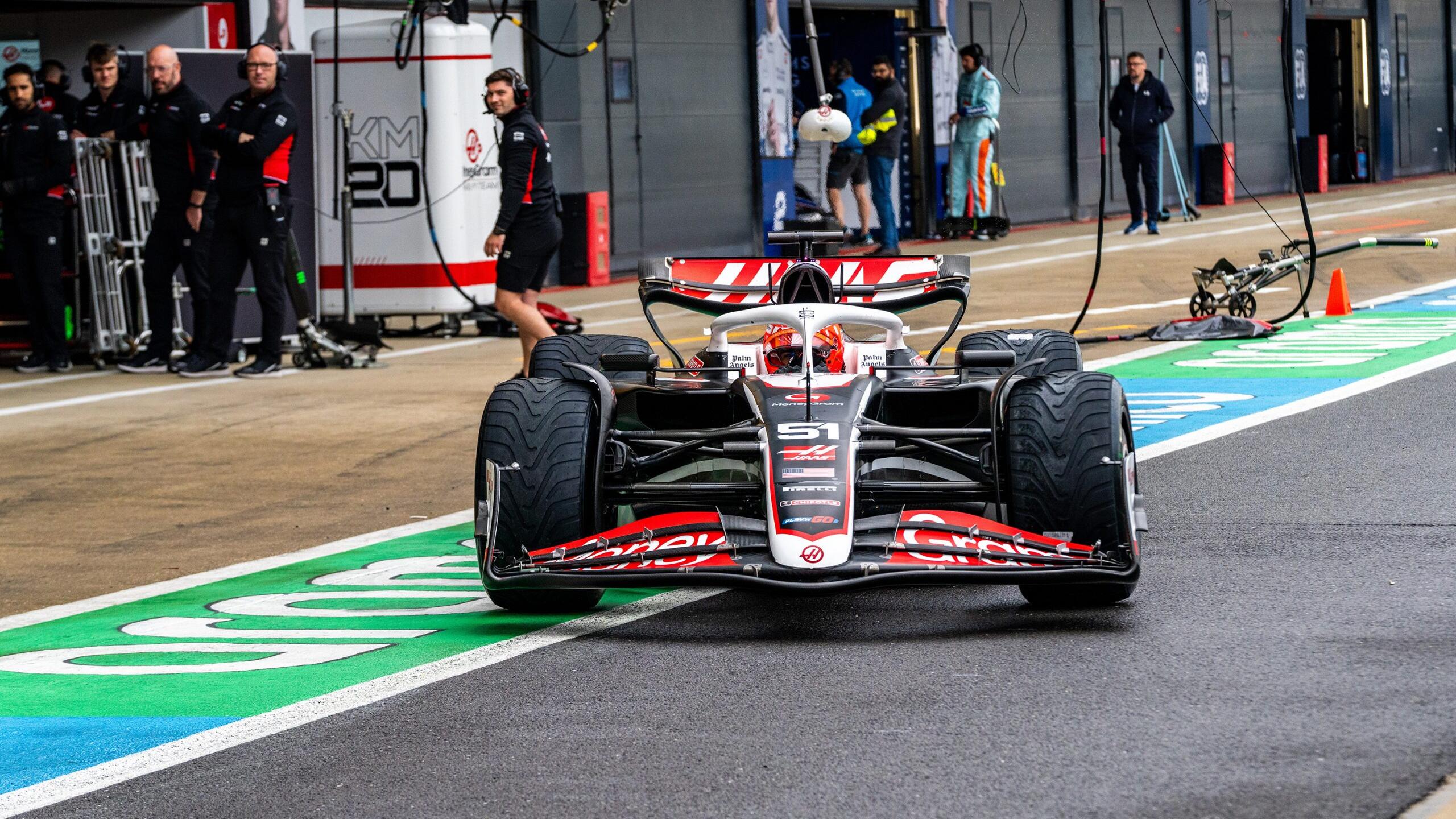 Grand Prix de Silverstone : Stratégie de pneus et conditions météorologiques changeantes - Article F1 sur PitStopInsight