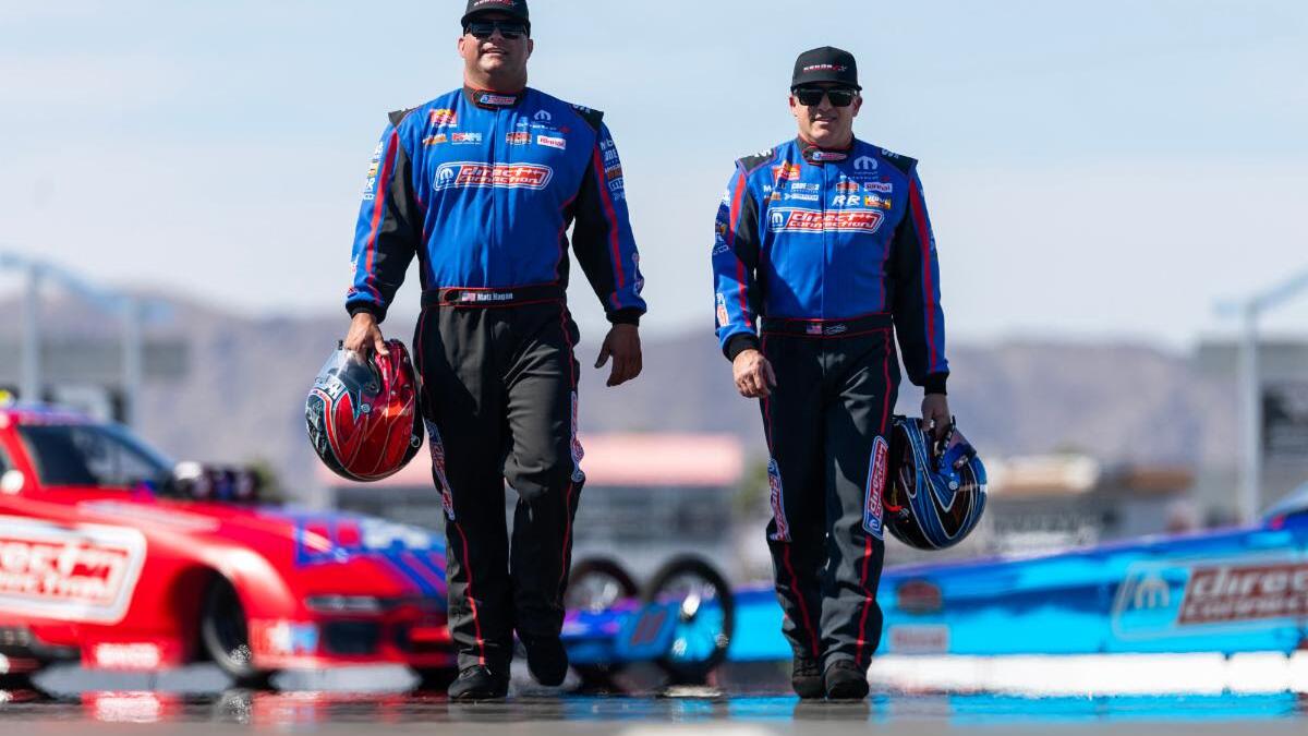 Tony Stewart accident Maple Grove Raceway NHRA 2025 Kalitta : collision choquante et rétablissement - Article NASCAR sur PitStopInsight