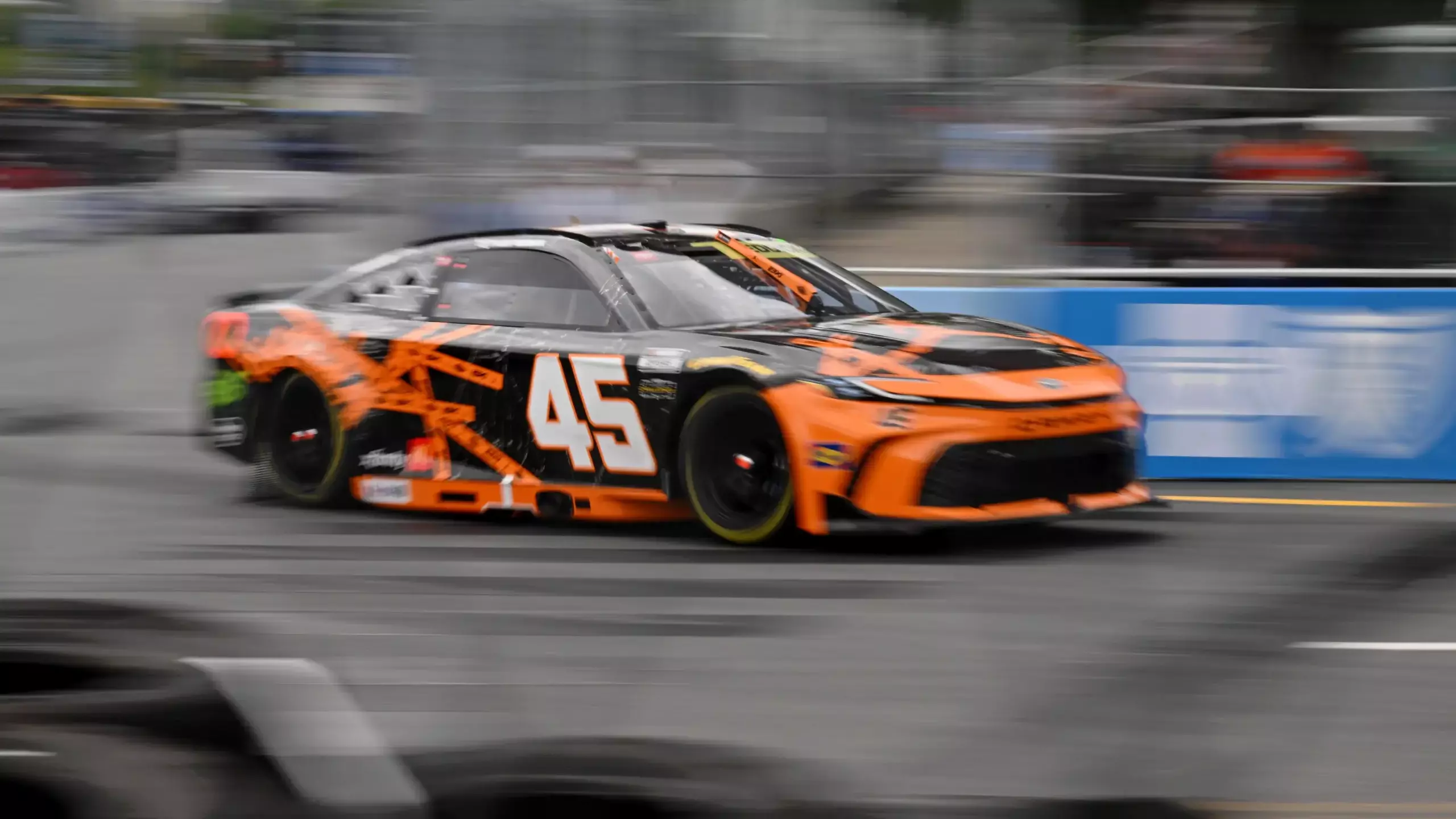 Tyler Reddick, une deuxième place frustrante au Southern 500 2024 : Résultat et analyse - Article NASCAR sur PitStopInsight