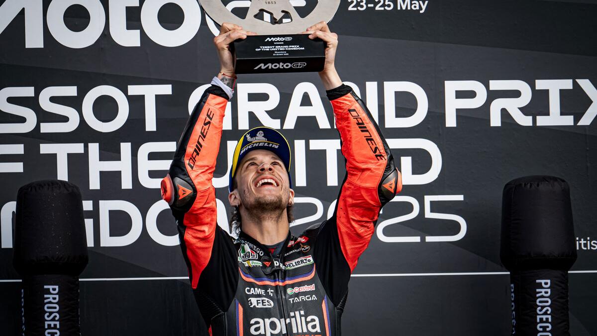 Bezzecchi influence Rossi Aprilia 2025 révèle l'avenir du MotoGP - Article MotoGP sur PitStopInsight