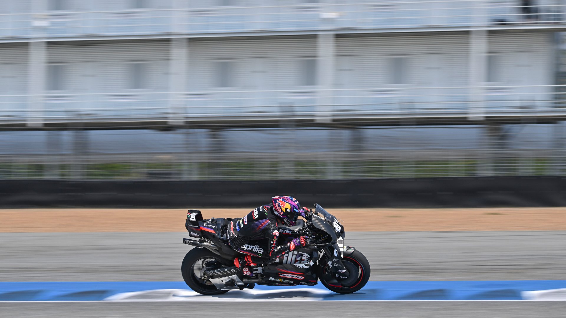 bezzecchi-buriram-lap-record_0.jpg