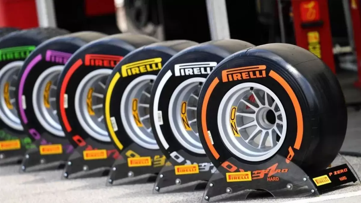 pirelli-tires-qatar-gp-2023-debris-gravel-pylons_1.webp