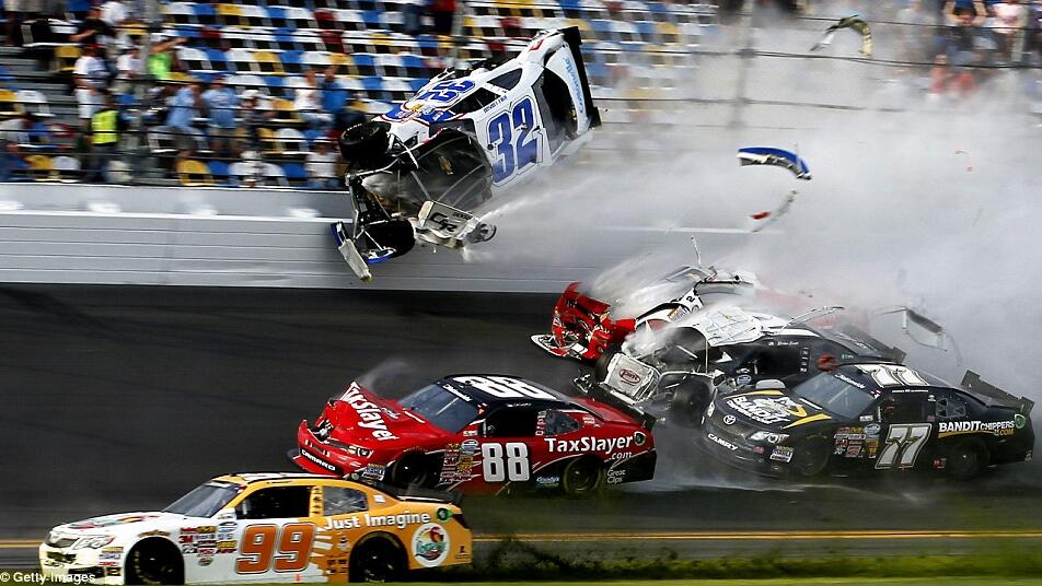 daytona-500-nascar-chaos_10.jpg