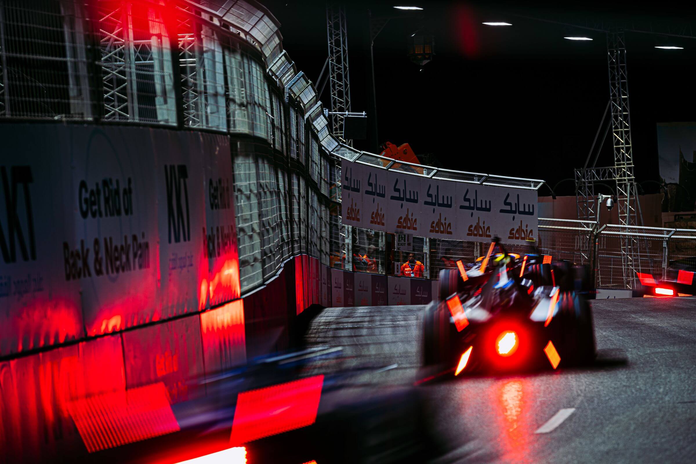 jeddah-formula-e-night-practice-race_0.jpg