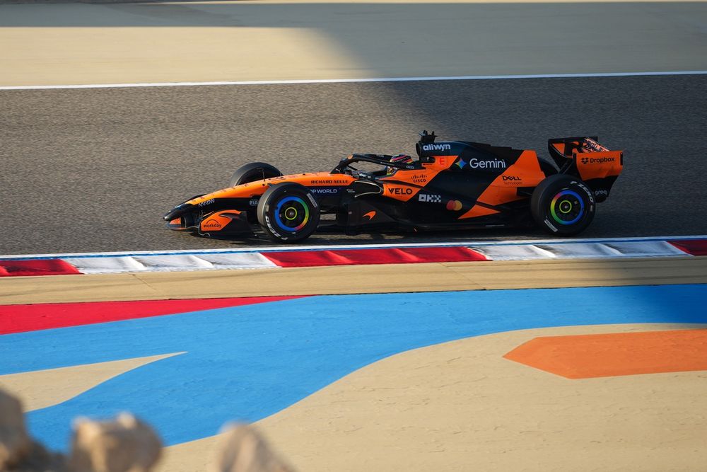 f1-bahrain-pre-season-2026-mercedes-vs-mclaren_0.jpg