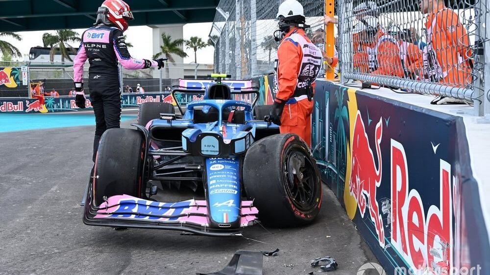 esteban-ocon-miami-grand-prix-2022-crash-f1_1.jpg