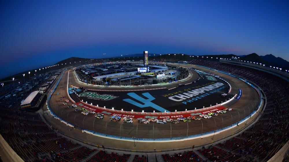 William Byron excuse publiquement Denny Hamlin après la finale Phoenix 2025 - Article NASCAR sur PitStopInsight