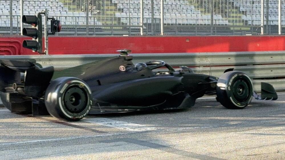 Cadillac fait ses débuts en Formule 1 à Imola : première sortie sur piste historique - Article F1 sur PitStopInsight