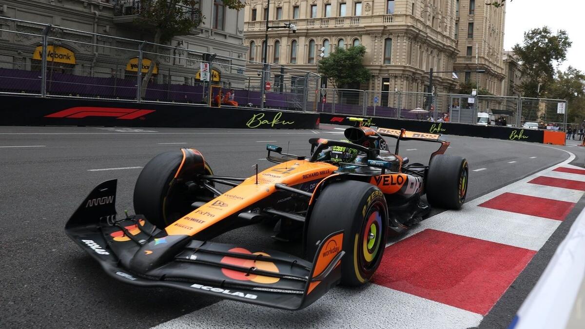 f1-2025-mclaren-mcl39-verstappen-duel-baku_1.jpg
