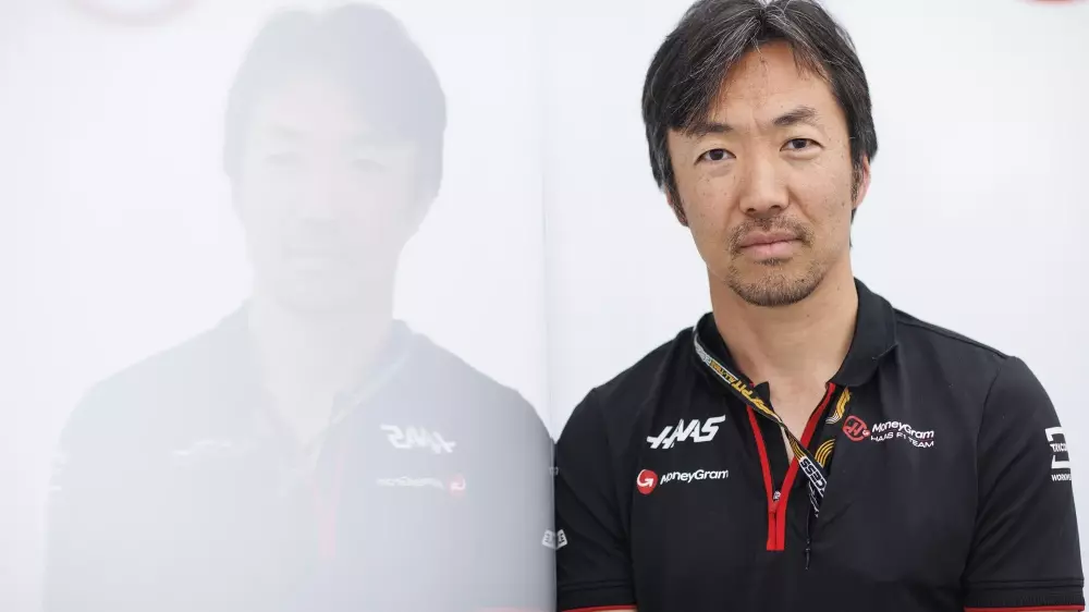 ayao-komatsu-haas-f1-team-principal_1.webp