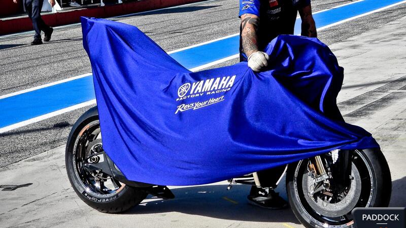 yamaha-m1-motogp-v4-misano-paddock-blue_0.jpg