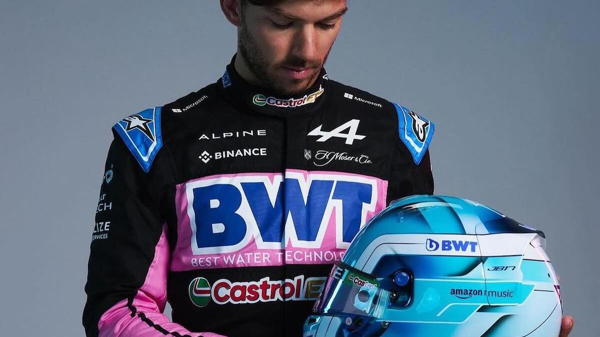 pierre-gasly-alpine-f1-helmet_6.jpg