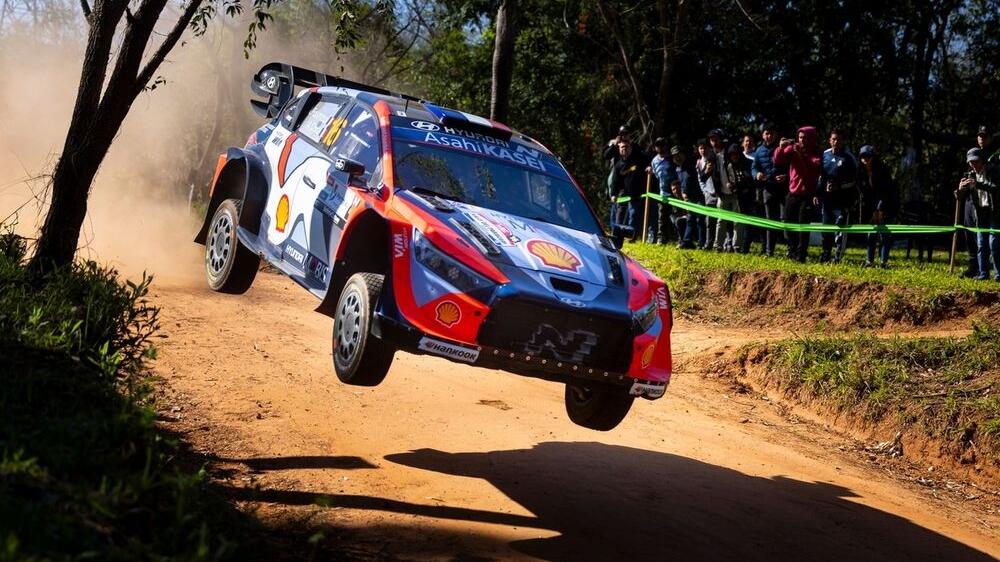 rally-paraguay-kalle-rovanpera-adrien-fourmaux-wrc-action_0.jpg