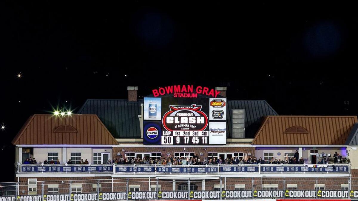 À l'approche du Clash 2026 glacial à Bowman Gray - Article NASCAR sur PitStopInsight