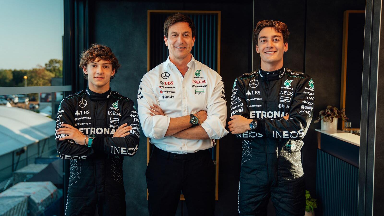 toto-wolff-mercedes-f1-russell-antonelli-2025_1.jpg