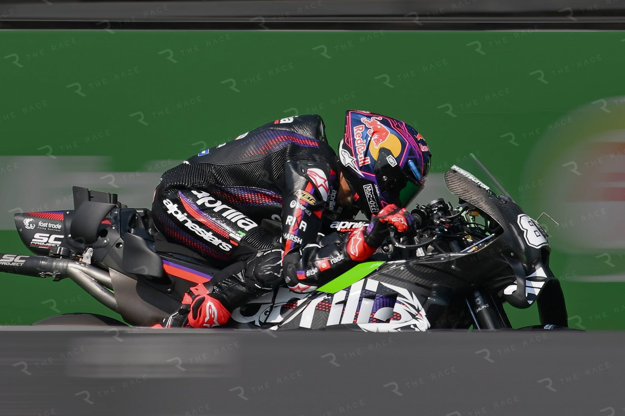 Le F-duct d'Aprilia en MotoGP : une innovation inspirée de la Formule 1 - Article MotoGP en vedette sur PitStopInsight