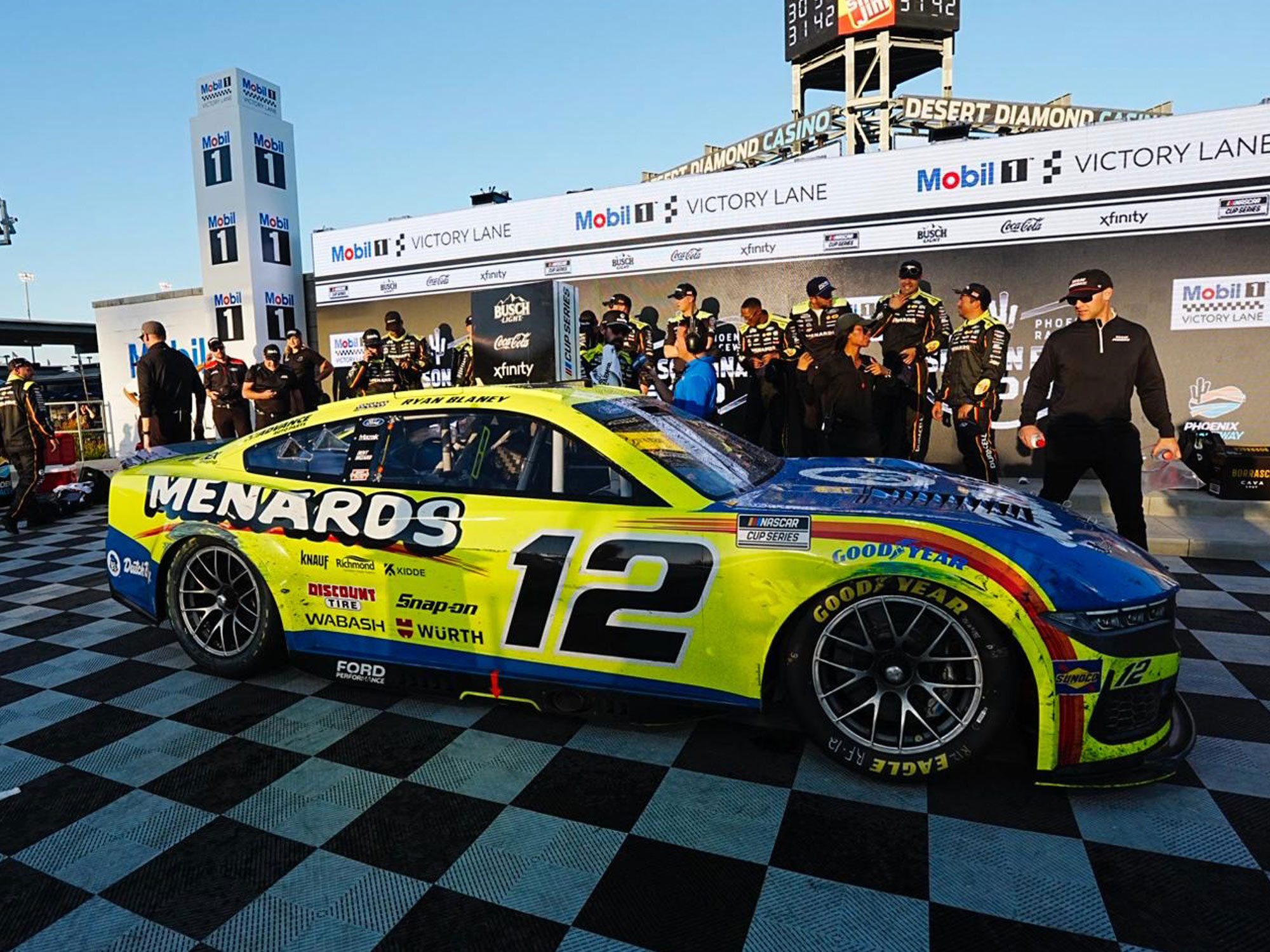 Ryan Blaney s'impose à Phoenix : une victoire pour toute l'industrie NASCAR - Article Nascar en vedette sur PitStopInsight