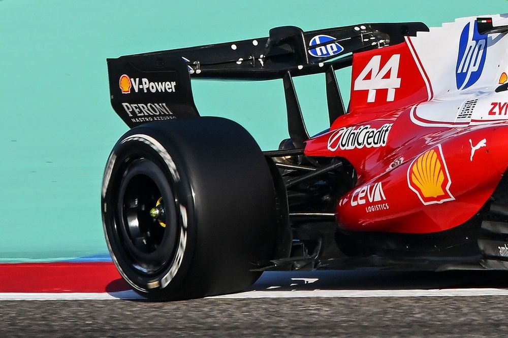 Pourquoi Ferrari n'a pas utilisé son aileron arrière « rotisserie » après la FP1 au GP de Chine - Article F1 en vedette sur PitStopInsight