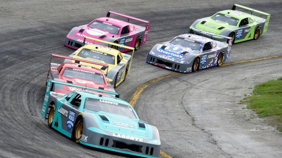 Dale Earnhardt Jr étonné par la menace du SRX envers NASCAR lors du procès antitrust - Article NASCAR sur PitStopInsight