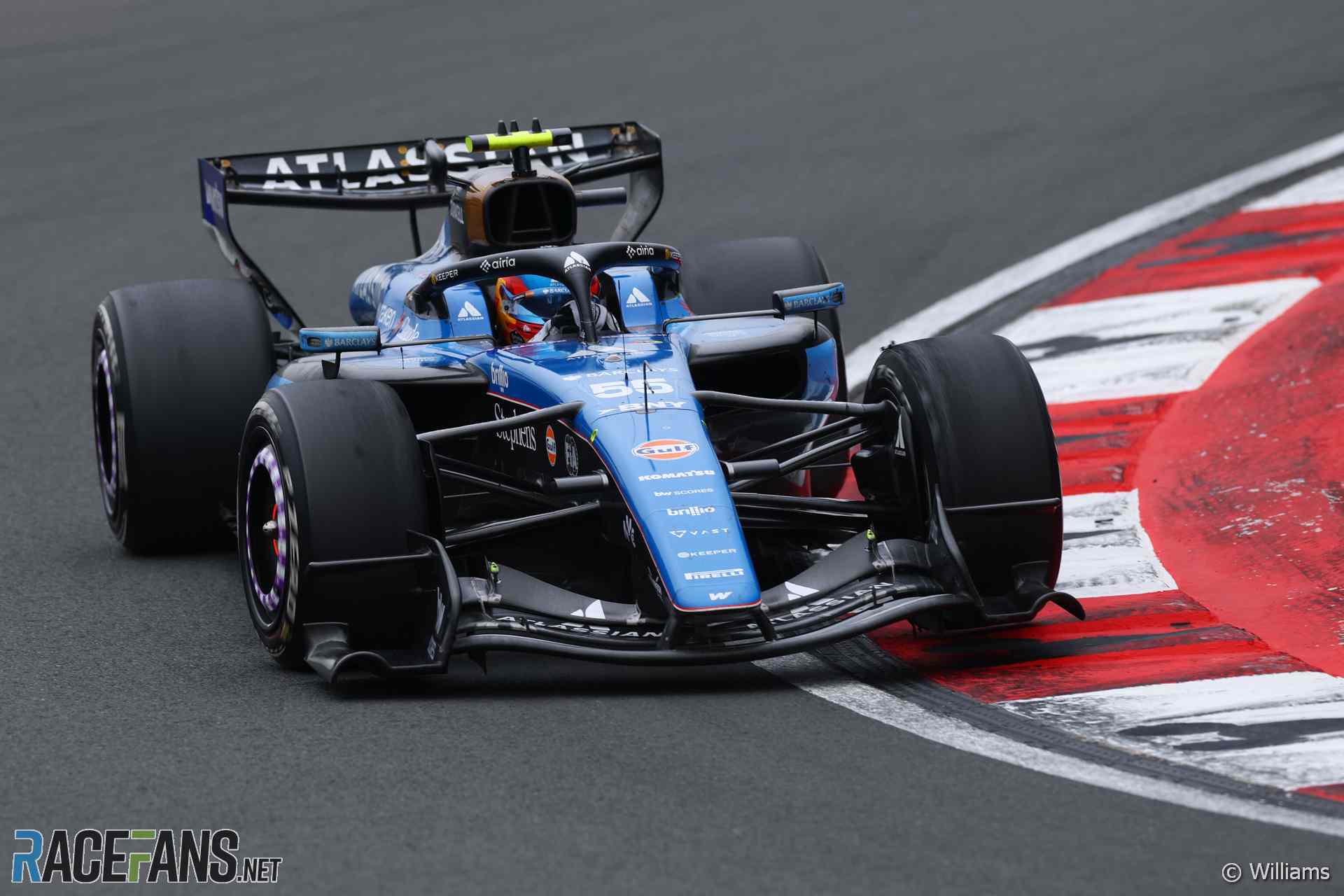 Comment Sainz a surpris son rival avec un « train mode dépassement » au Grand Prix de Chine - Article F1 en vedette sur PitStopInsight