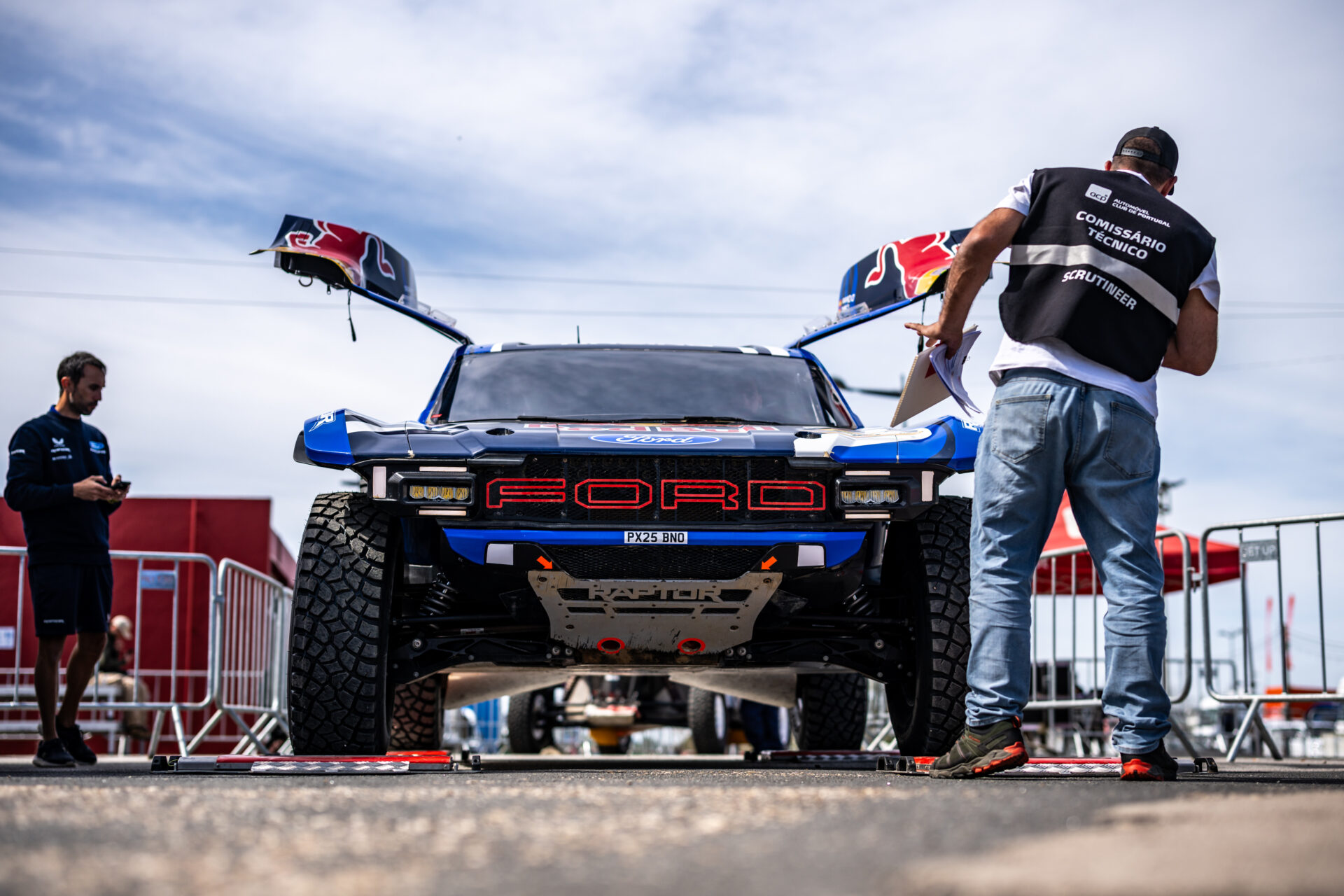 Sébastien Loeb reste leader du Rallye du Portugal après la 3e étape - Article RallyeRaid en vedette sur PitStopInsight